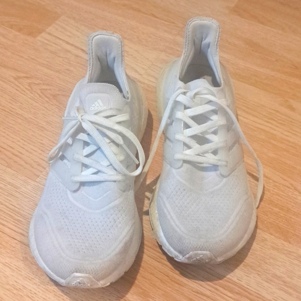 BOYS' BIG KIDS' ADIDAS ULTRABOOST sizer 7 white